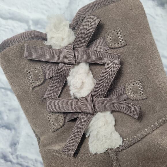 Koolaburra by Ugg Victoria Short Suede Boots with Bows size 4 - Picture 7 of 14